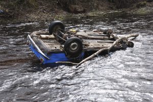 car-upside-down-in-river-300x201